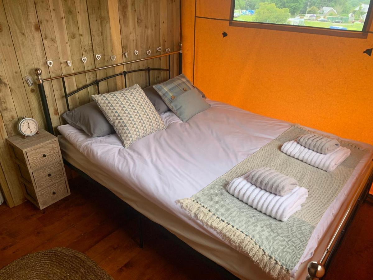 Mountain View Safari Tent With Hot Tub In The Heart Of Snowdonia دولغيلوو المظهر الخارجي الصورة