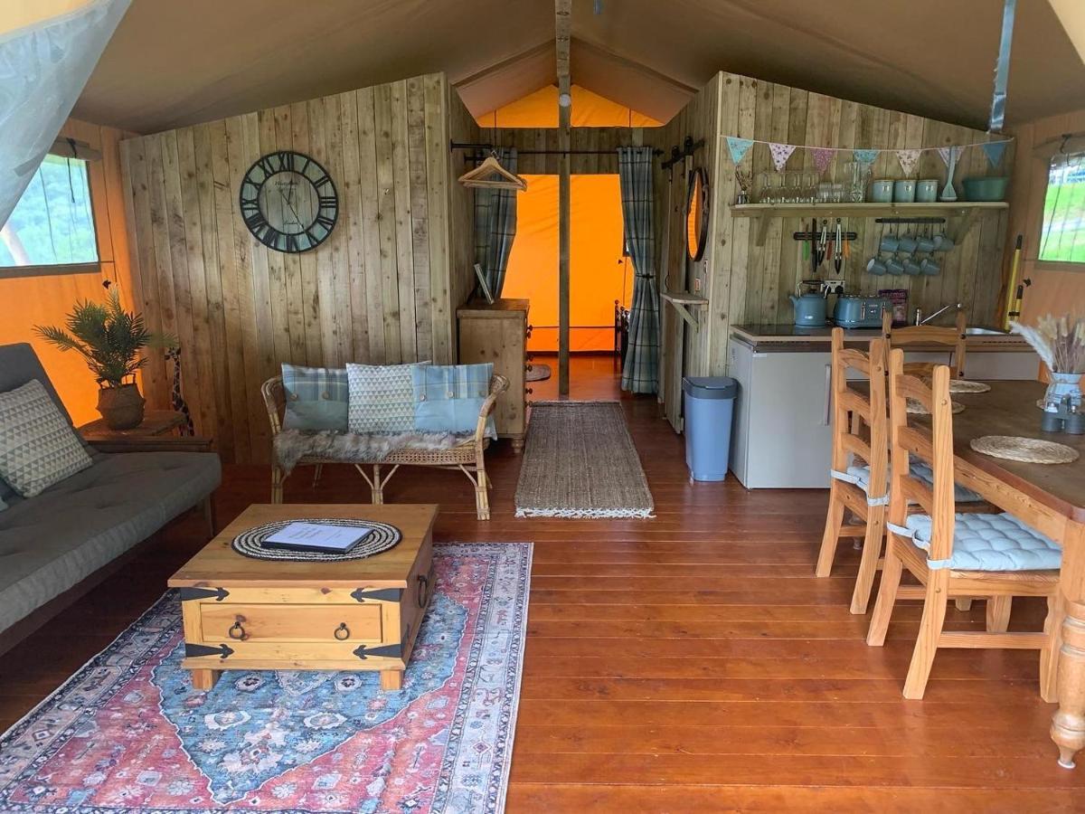 Mountain View Safari Tent With Hot Tub In The Heart Of Snowdonia دولغيلوو المظهر الخارجي الصورة